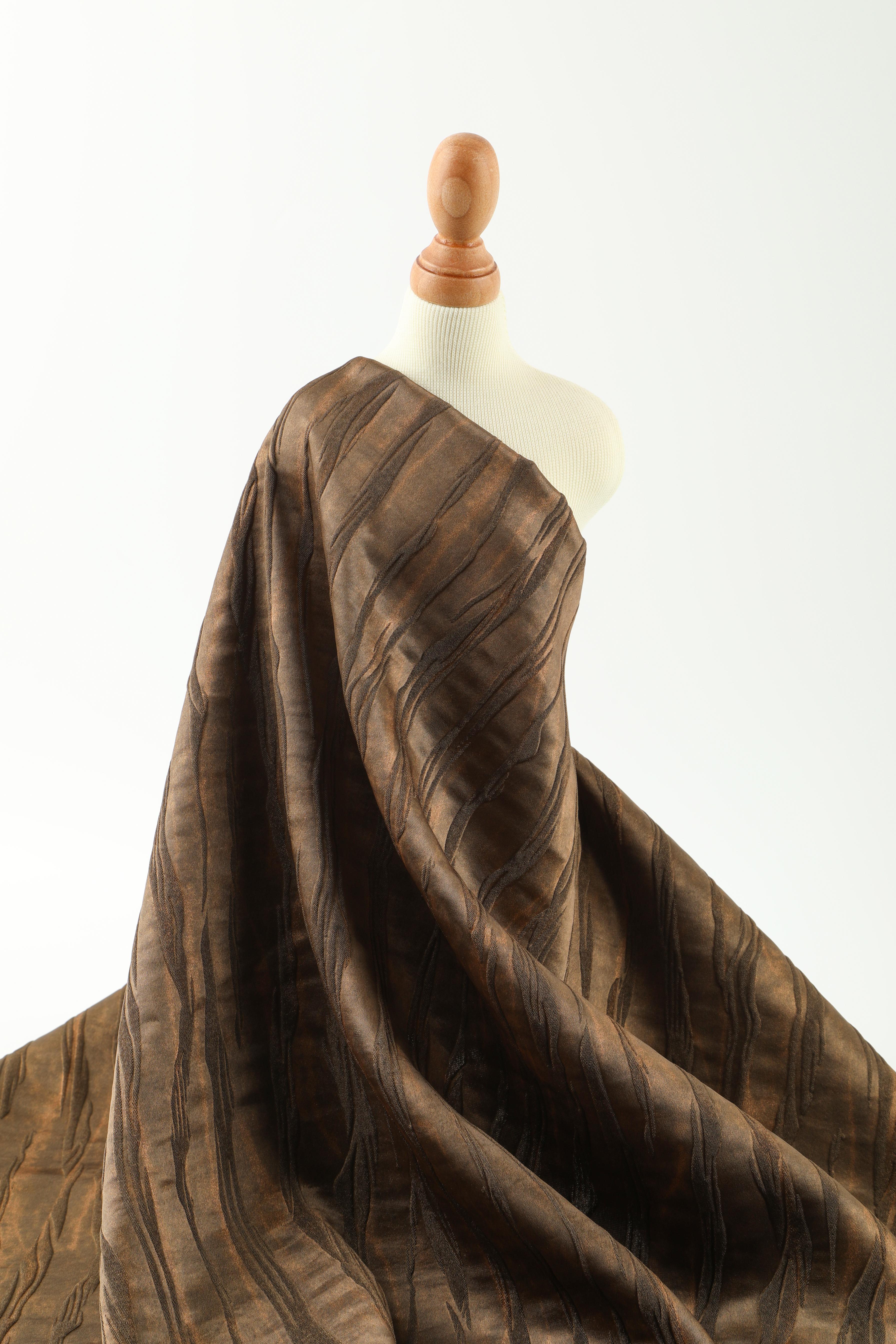 Embossed Satin Crepe Fabric Textured Polyester Woven Fabric for Women’s Elegant Apparel