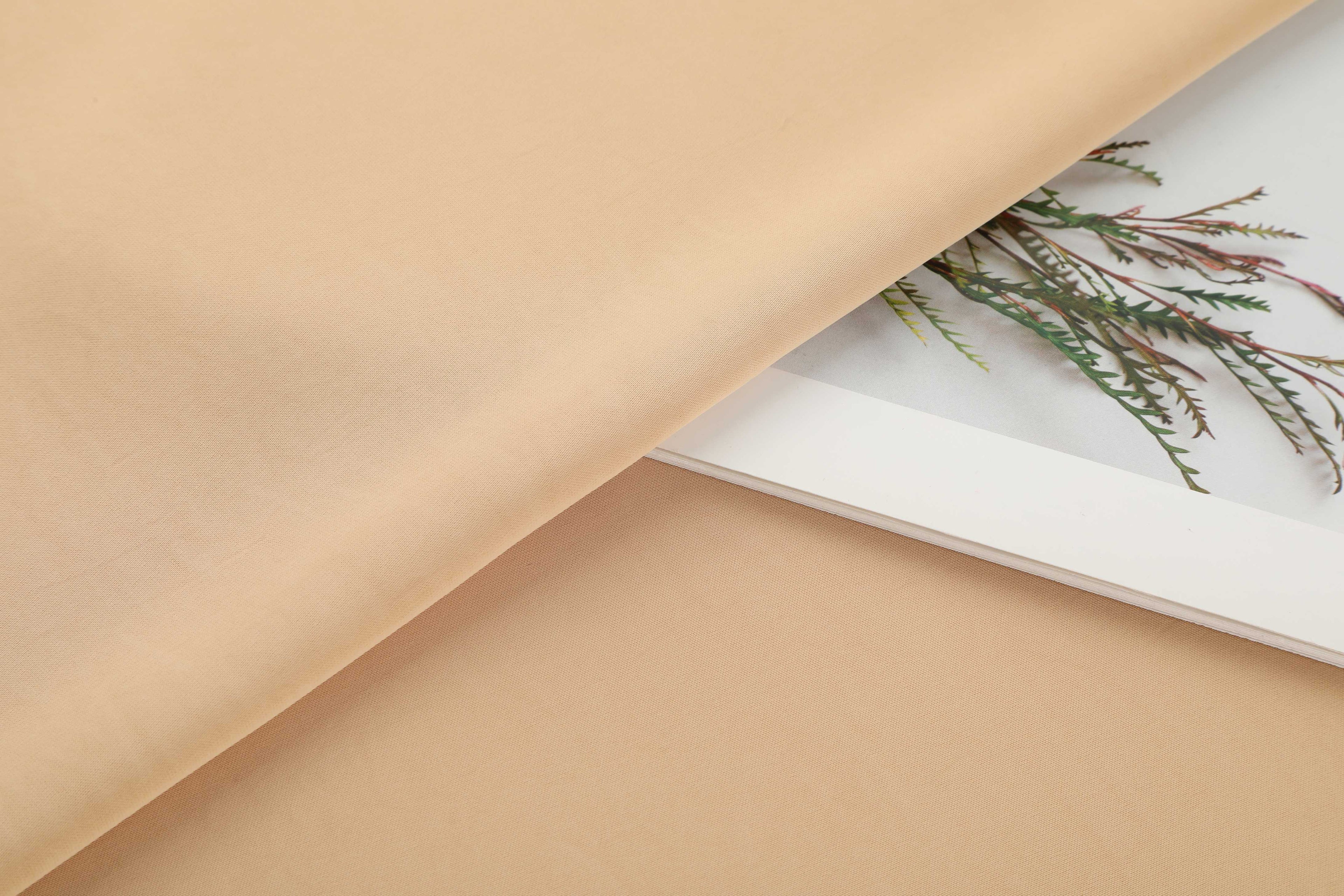 Thickened double-sided fabric, drapey polyester fabric, imitation acetate, for dresses, shirts, clothing, and home textiles.