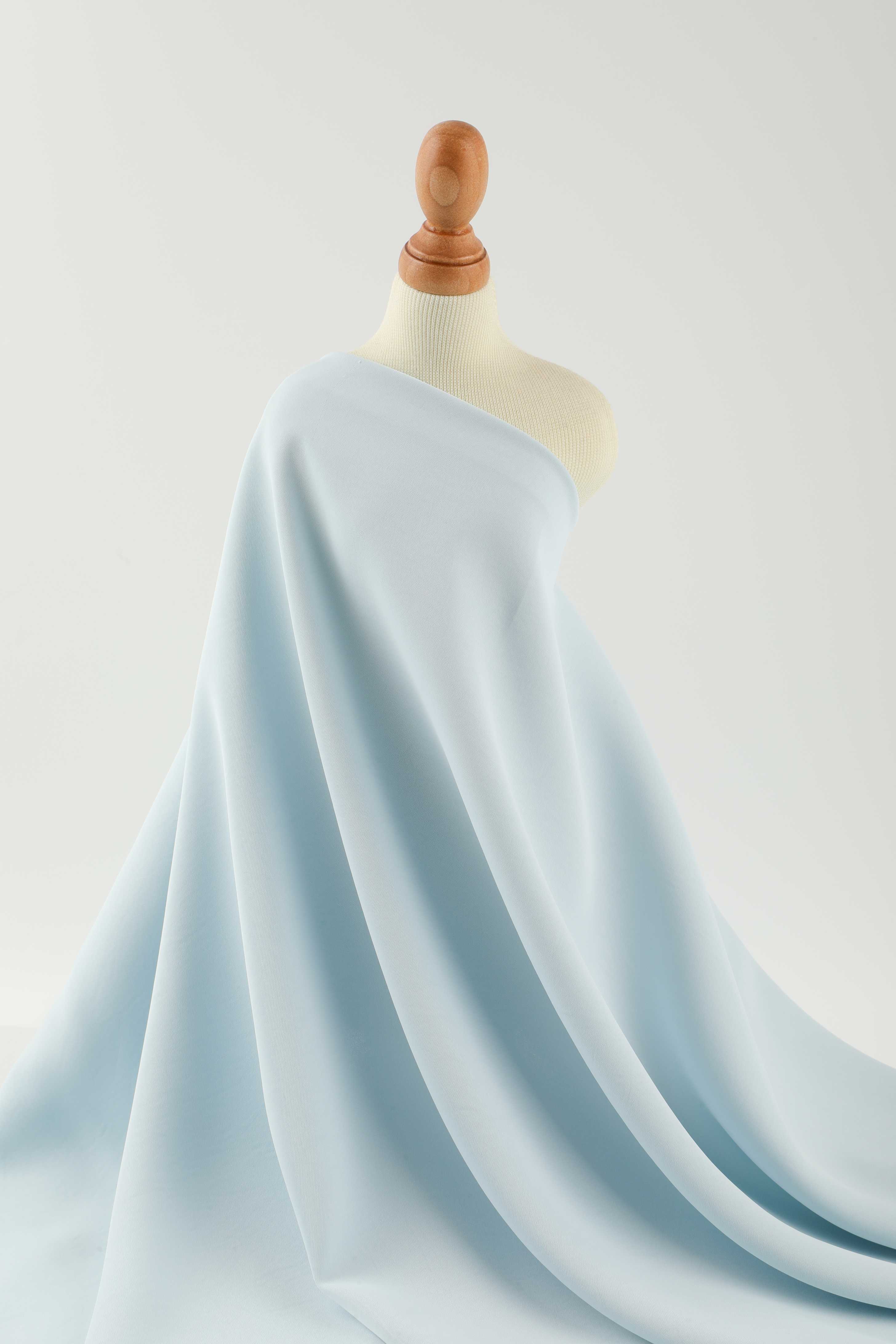 Thickened double-sided fabric, drapey polyester fabric, imitation acetate, for dresses, shirts, clothing, and home textiles.