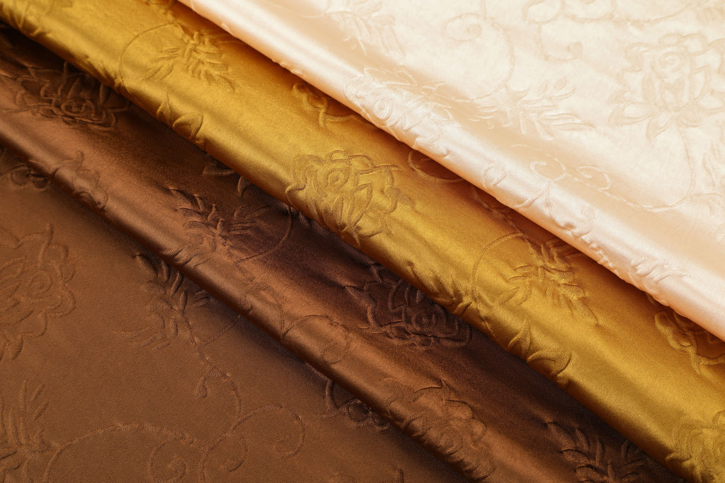 195g floating rose pattern clothing fabric, four-way stretch jacquard, antique style fabric, textured dress material