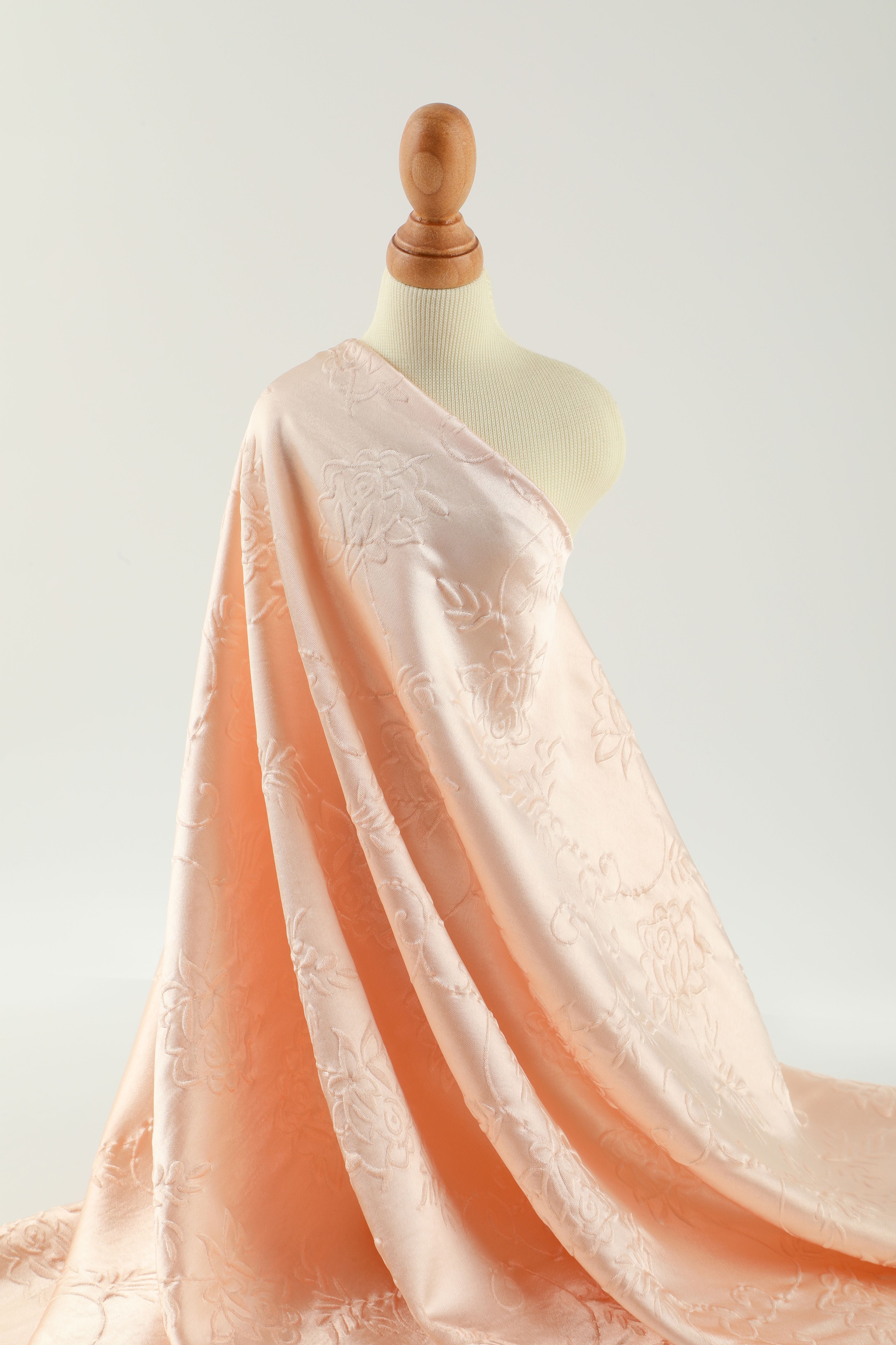 195g floating rose pattern clothing fabric, four-way stretch jacquard, antique style fabric, textured dress material