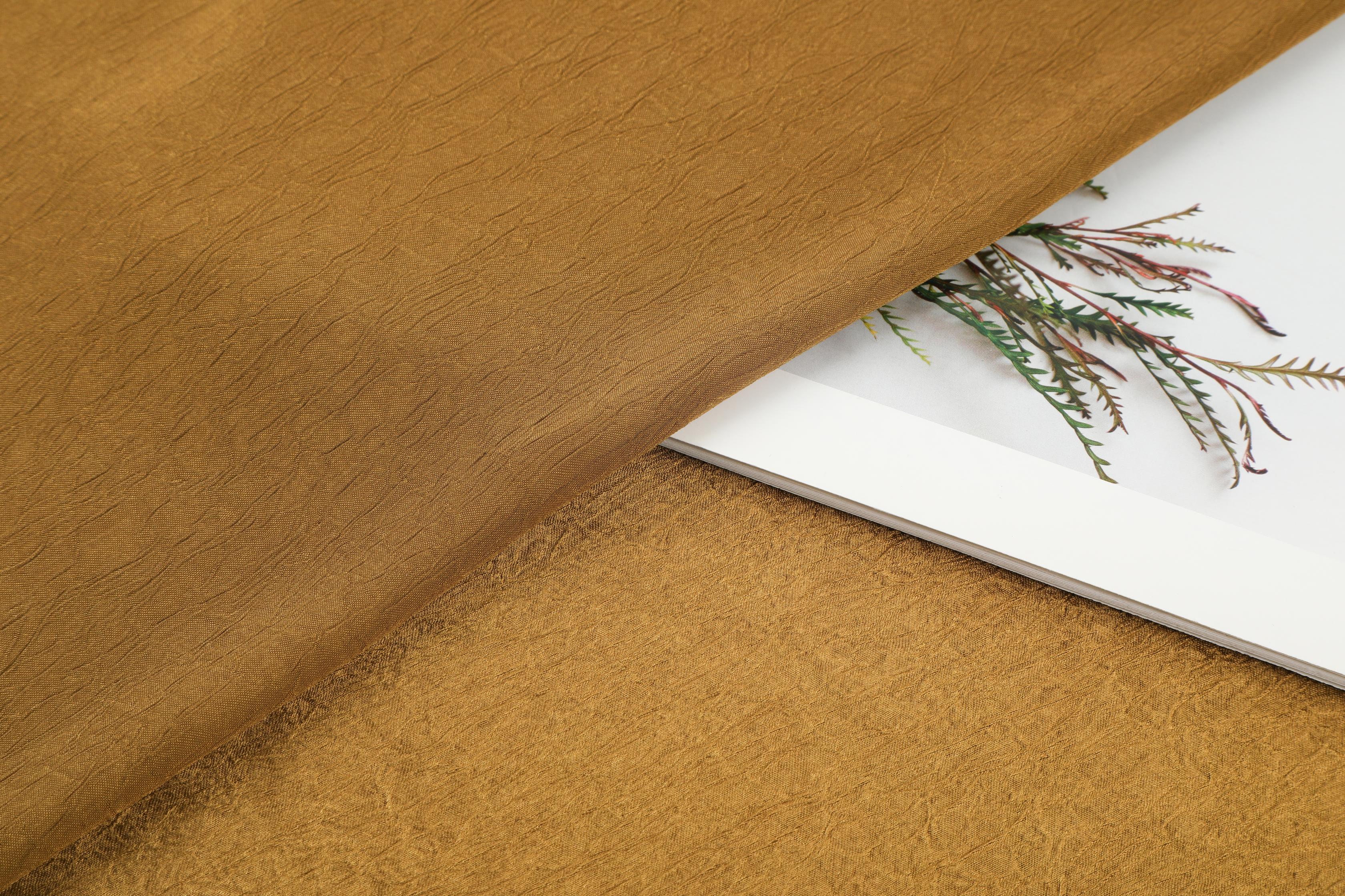 In-stock fashion clothing fabric, high-quality Dubai wrinkle fabric, polyester, 110g